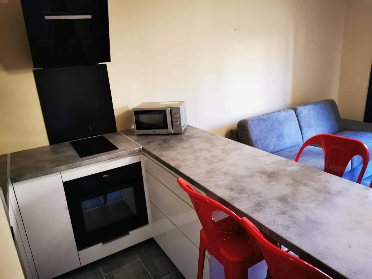 Appartement Indépendant Tout Confort L'Evidence du Golf  Vedène 0*,  France